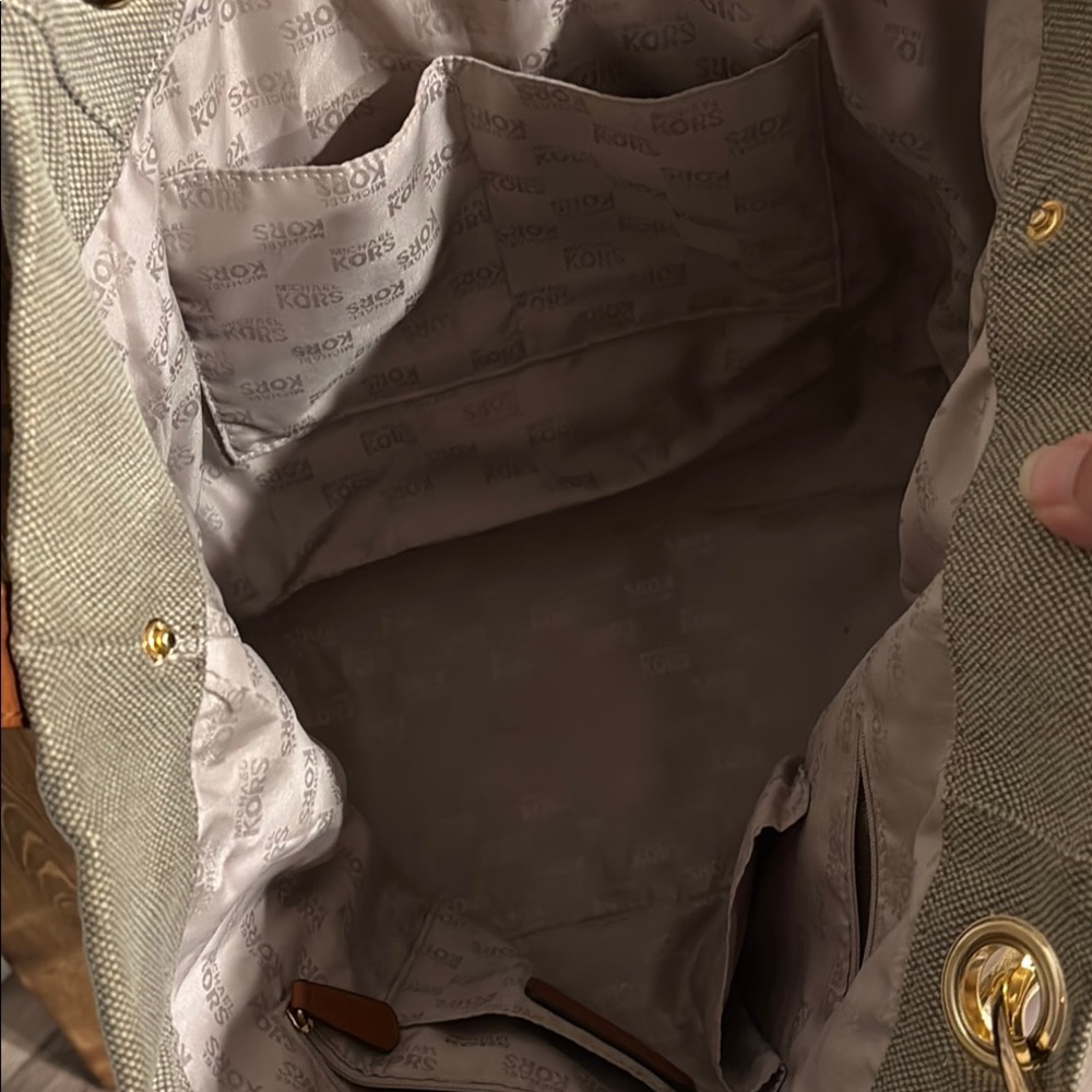 Michael Kors Tan Shoulder Bag with Rope Handles - Picture 6 of 9